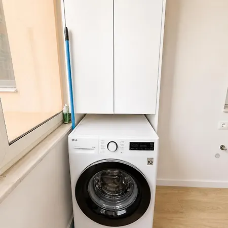 Central Tirana Apartment Apartman *